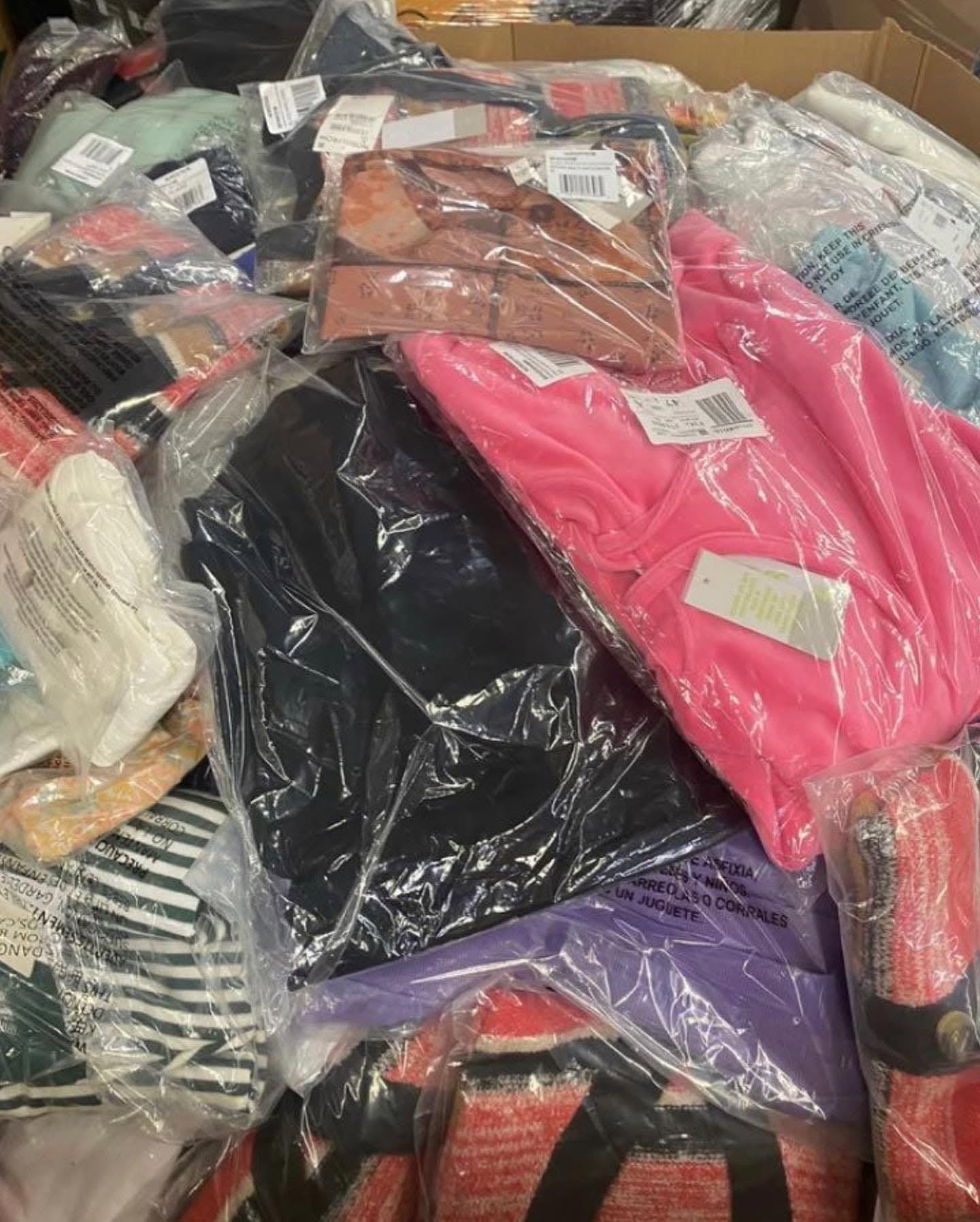 Nordstrom Clothing Pallets - Image 4