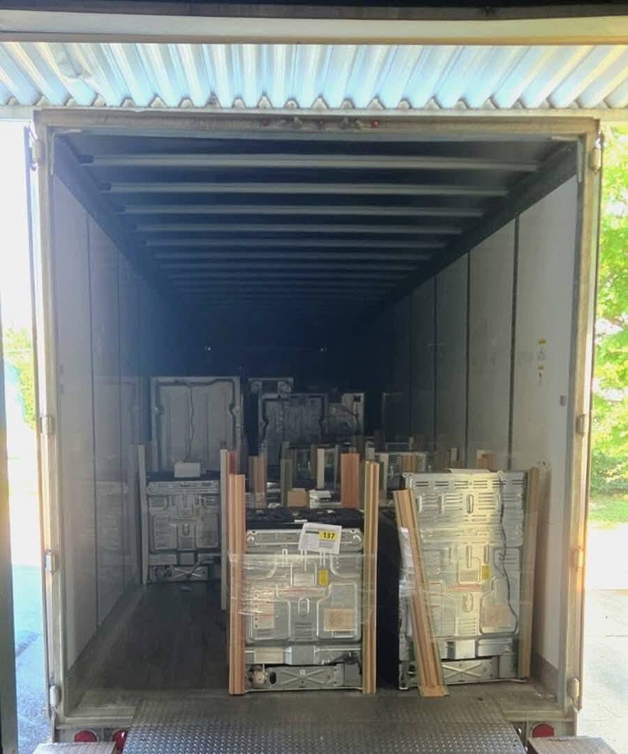 Home Depot Flooring Pallets - Image 3