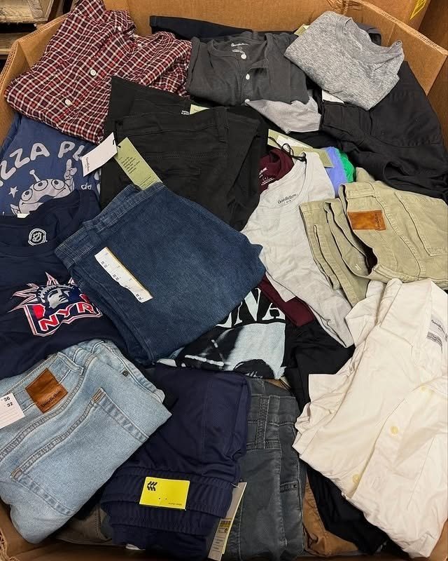 Nordstrom Clothing Pallets - Image 8