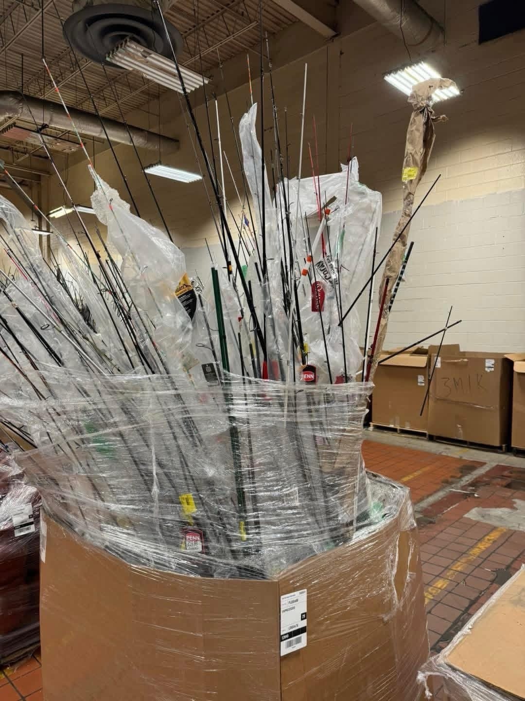 Fishing Equipment Pallet – 200 Pieces Rods, Reels & Tackle Wholesale - Image 4