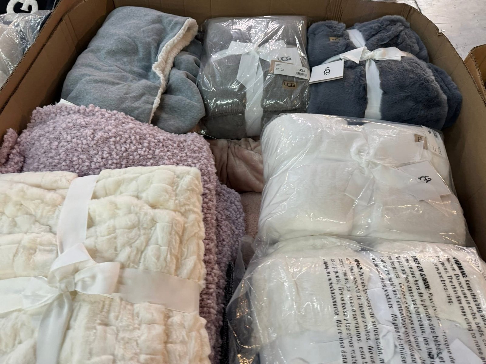 Bedding Pallet – Name Brand Bedding Wholesale Truckload & Bulk Deals - Image 13