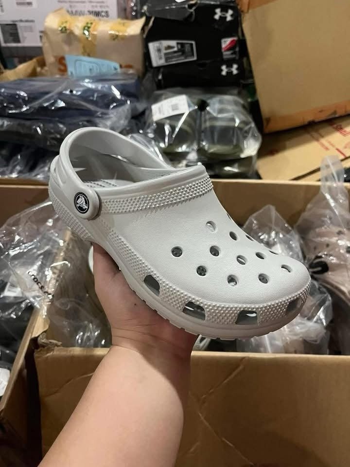 Crocs Pallet – 300 Pairs Bulk Footwear Wholesale Crocs Shoes - Image 5