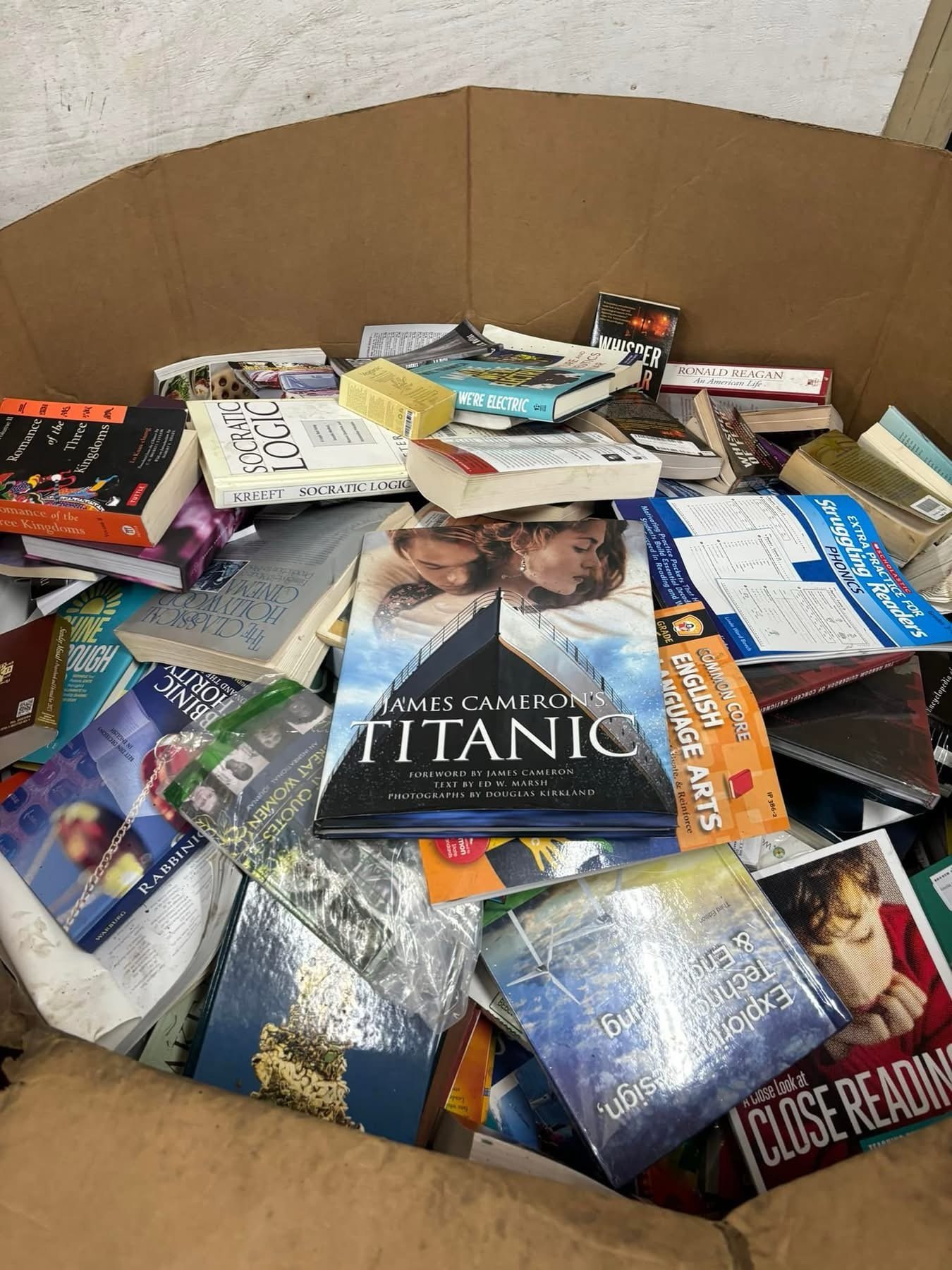 Mixed Books Pallets | 900–1000 Books Wholesale Liquidation Bulk Deals - Image 8