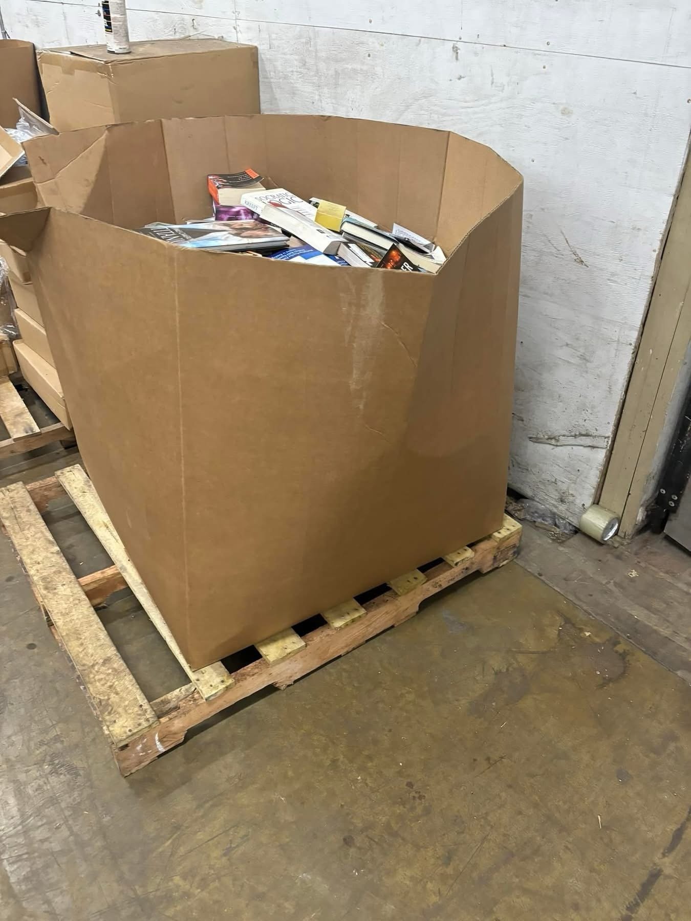 Mixed Books Pallets | 900–1000 Books Wholesale Liquidation Bulk Deals - Image 9