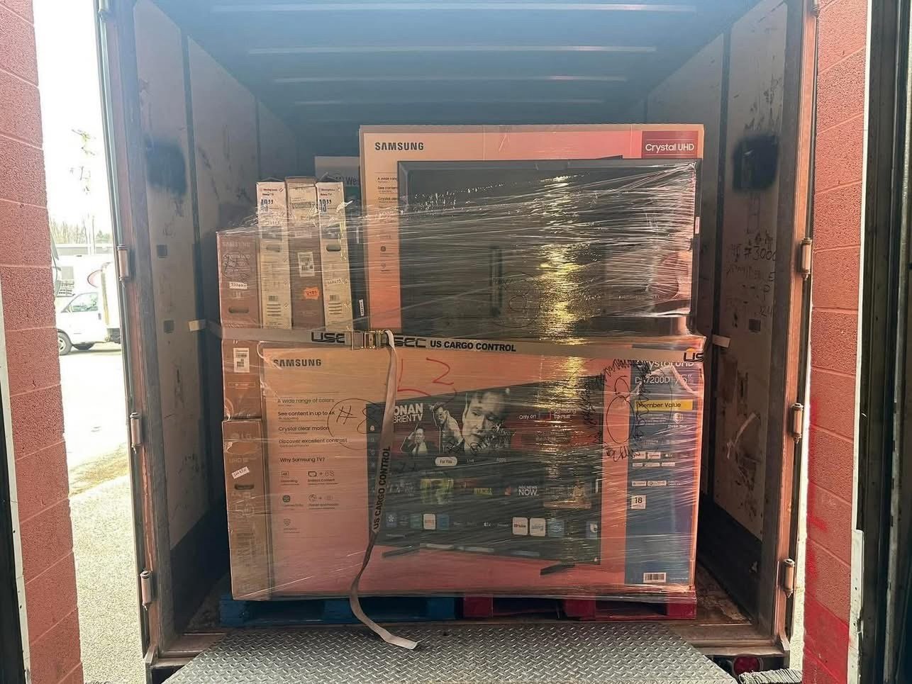 Flat Screen TV Pallet – 15–18 Units 50–85 Inch Smart TVs Wholesale - Image 16
