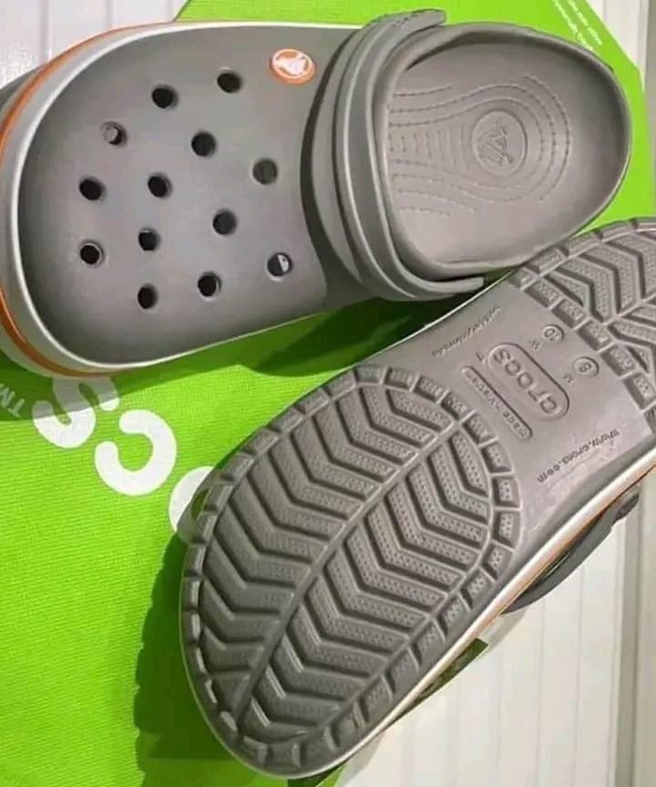 Crocs Pallet – 300 Pairs Bulk Footwear Wholesale Crocs Shoes - Image 23