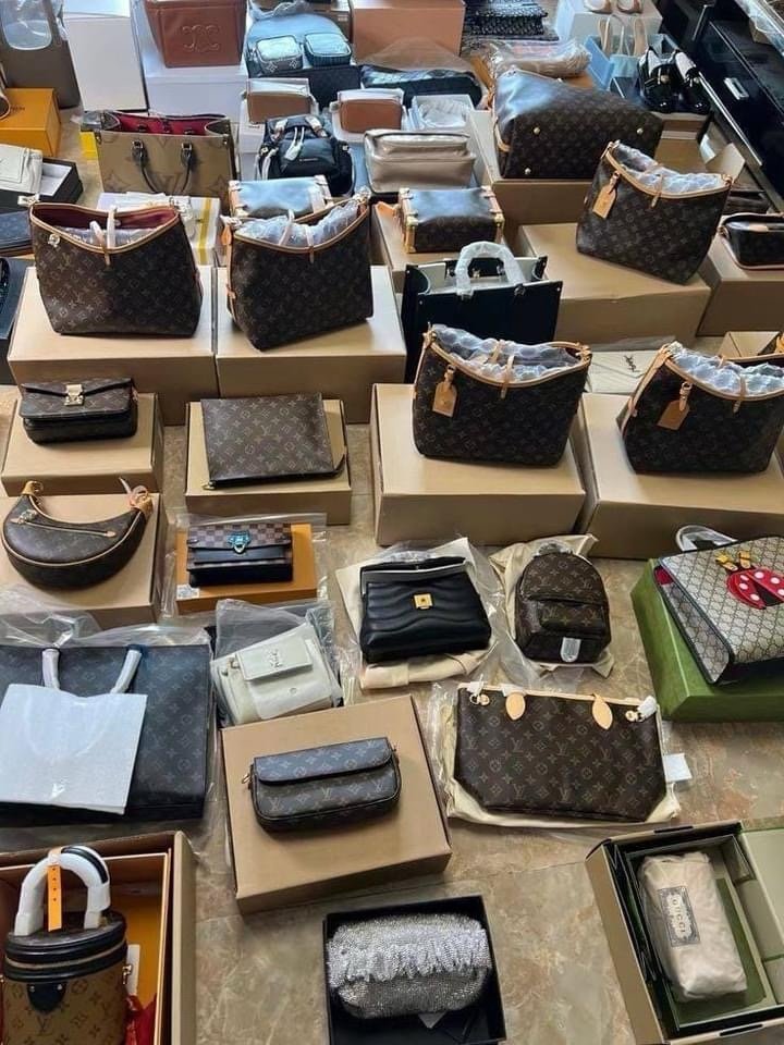 Branded Ladies Handbags Pallet – 200 Pieces Luxury Designer Bags Wholesale - Image 3