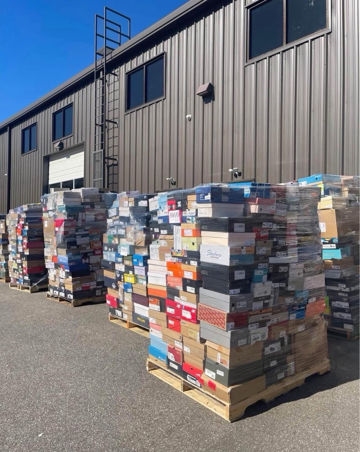 Mixed Sneakers Pallet | 200 Pairs Wholesale Athletic Shoes Bulk Deals - Image 5