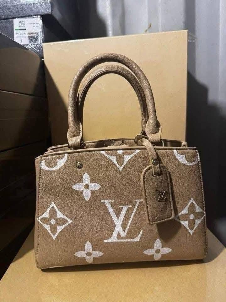 Branded Ladies Handbags Pallet – 200 Pieces Luxury Designer Bags Wholesale - Image 5