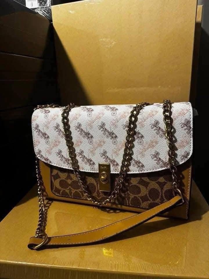 Branded Ladies Handbags Pallet – 200 Pieces Luxury Designer Bags Wholesale - Image 11
