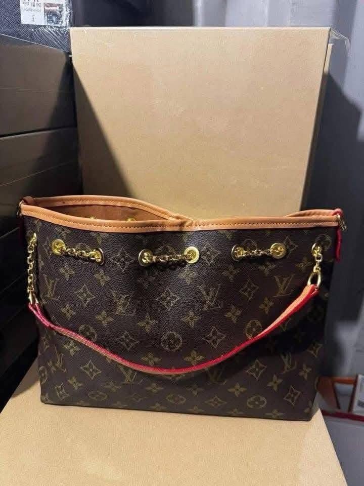 Branded Ladies Handbags Pallet – 200 Pieces Luxury Designer Bags Wholesale - Image 21