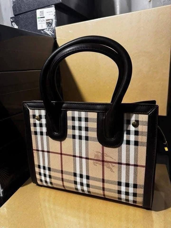 Branded Ladies Handbags Pallet – 200 Pieces Luxury Designer Bags Wholesale - Image 18