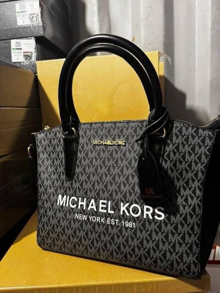 Branded Ladies Handbags Pallet – 200 Pieces Luxury Designer Bags Wholesale - Image 20